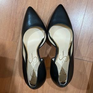 Jessica Simpson pumps